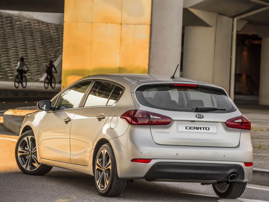  Kia Cerato Hatchback 2013 года  (фото 13 из 14)